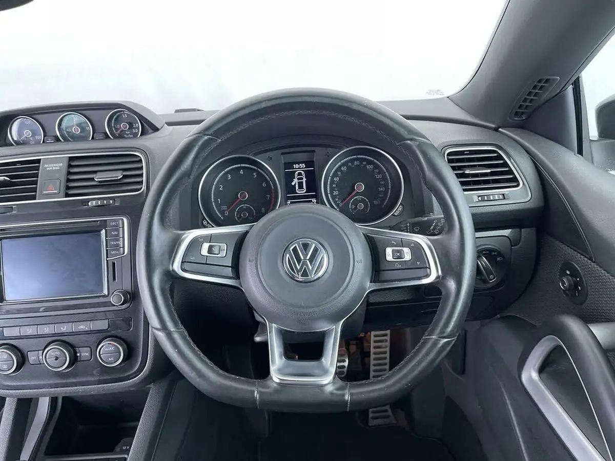 2015-volkswagen-scirocco-14-tsi-gt-big-33
