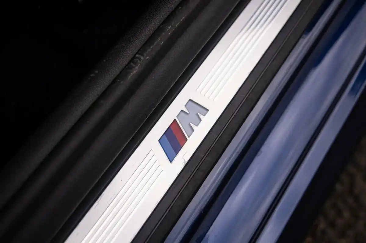 2019-bmw-5-series-20-520i-m-sport-touring-5d-big-27