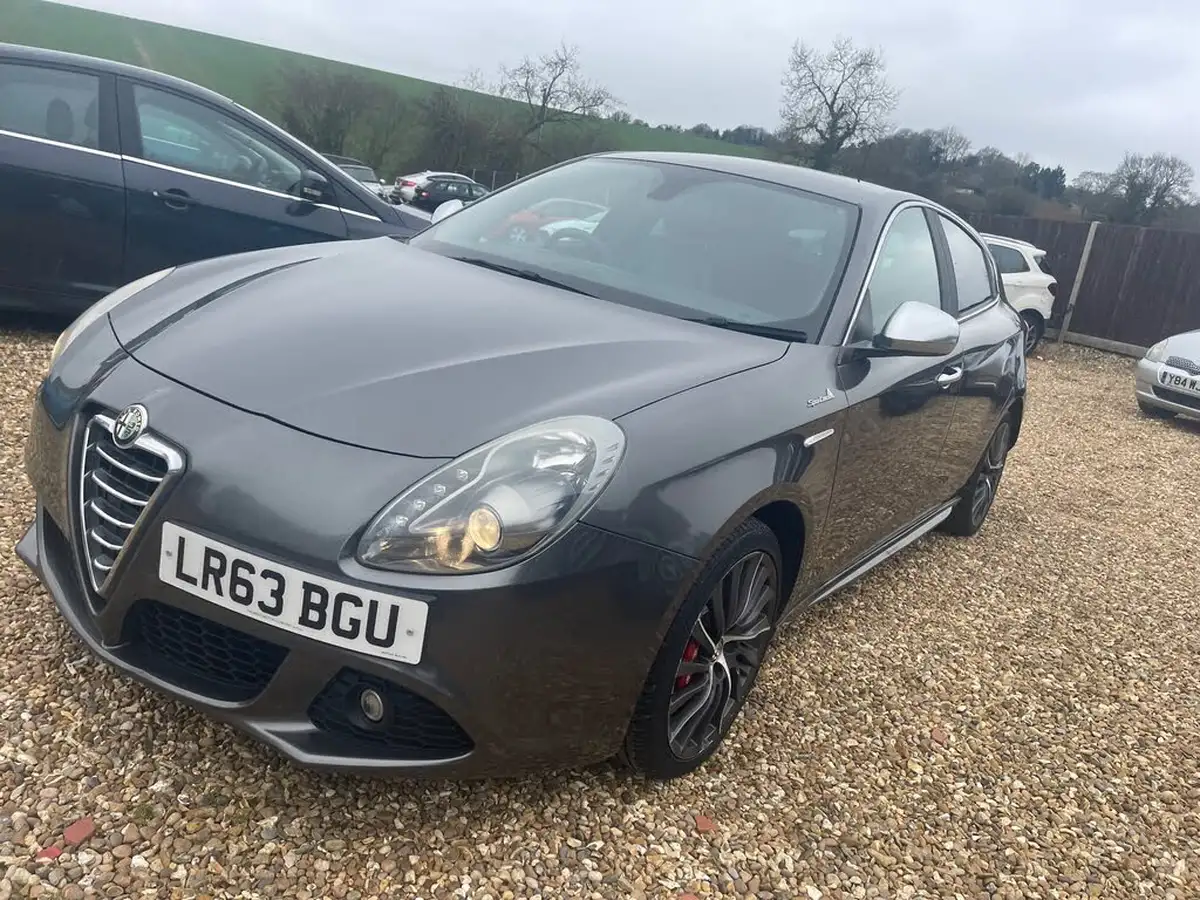 2013-alfa-romeo-giulietta-14-sportiva-big-29