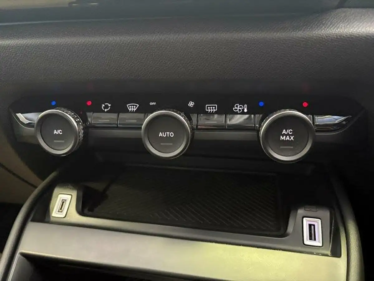 2021-citroen-c4-12-puretech-shine-130ps-eat8-big-18