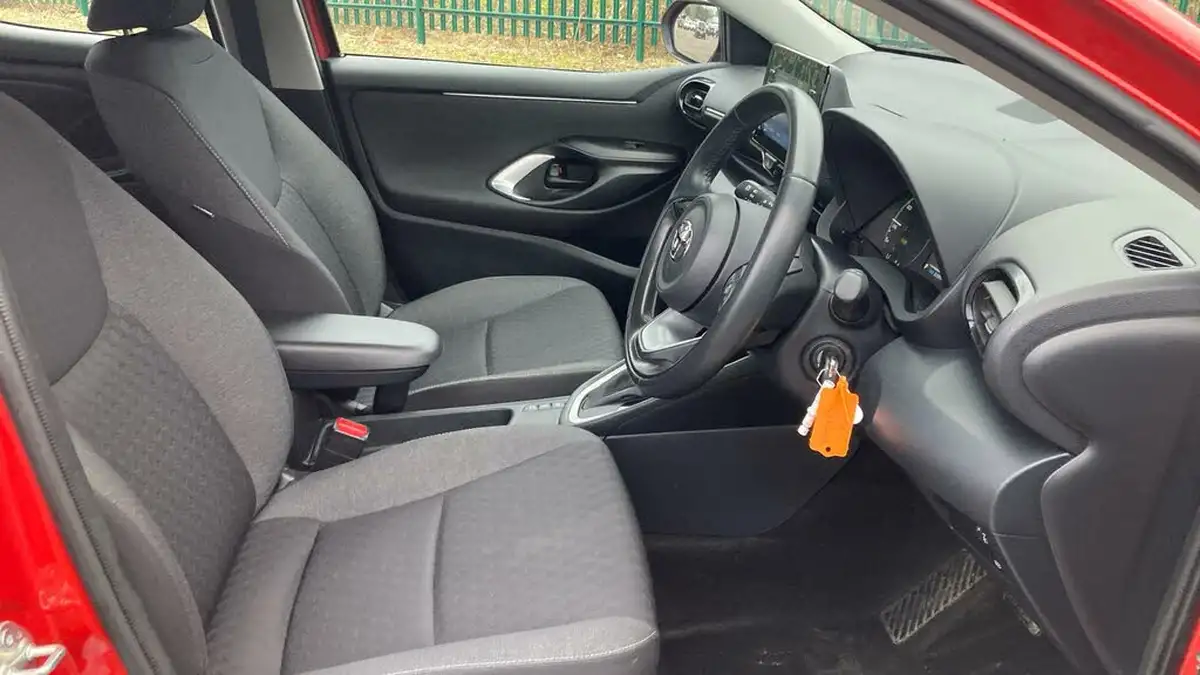 2022-toyota-yaris-15-vvt-i-icon-big-10