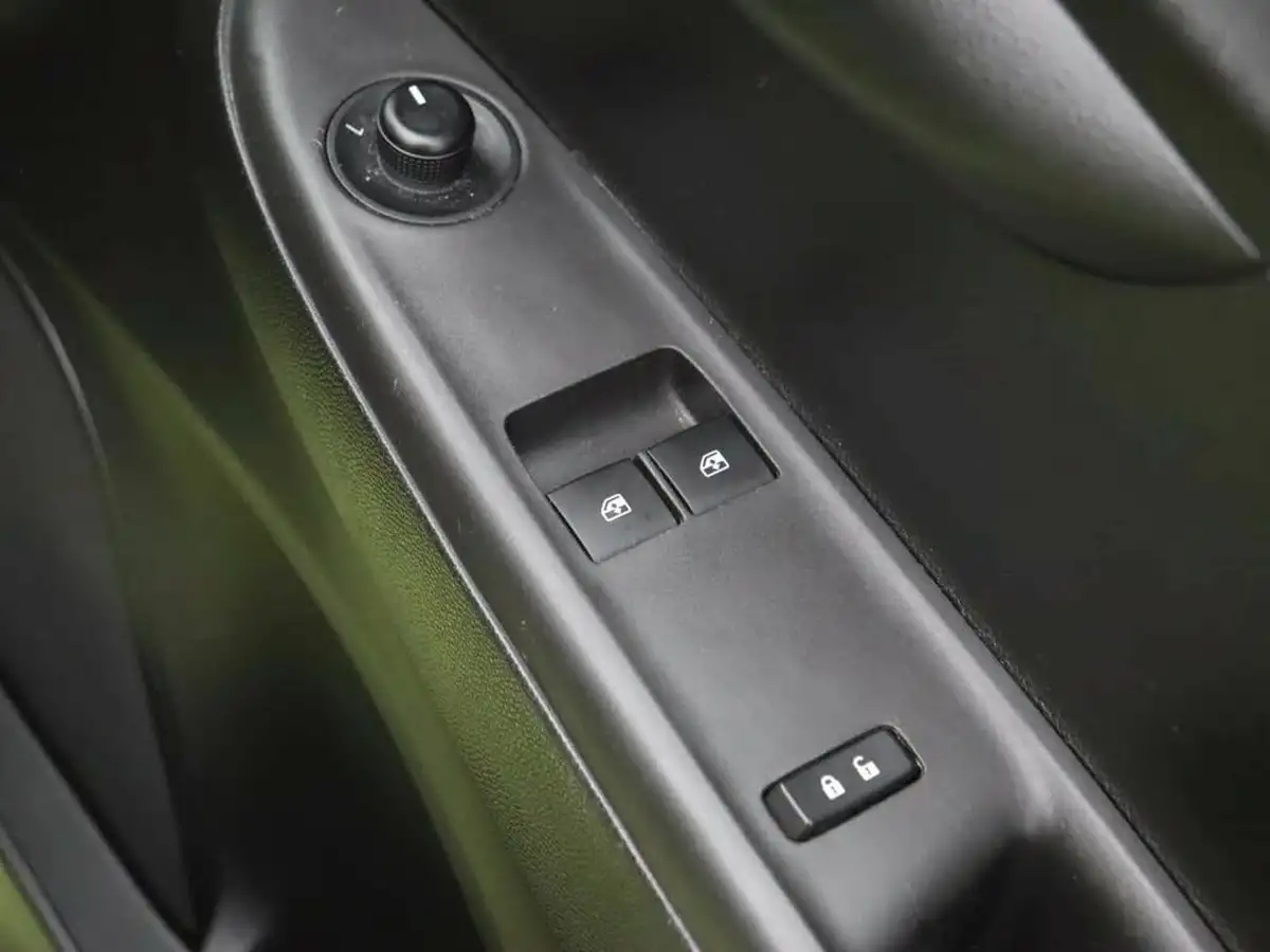 2018-vauxhall-viva-10i-se-73ps-ac-big-27