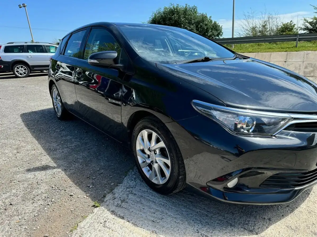 2016-toyota-auris-16d-business-edition-tss-hatchback-big-9