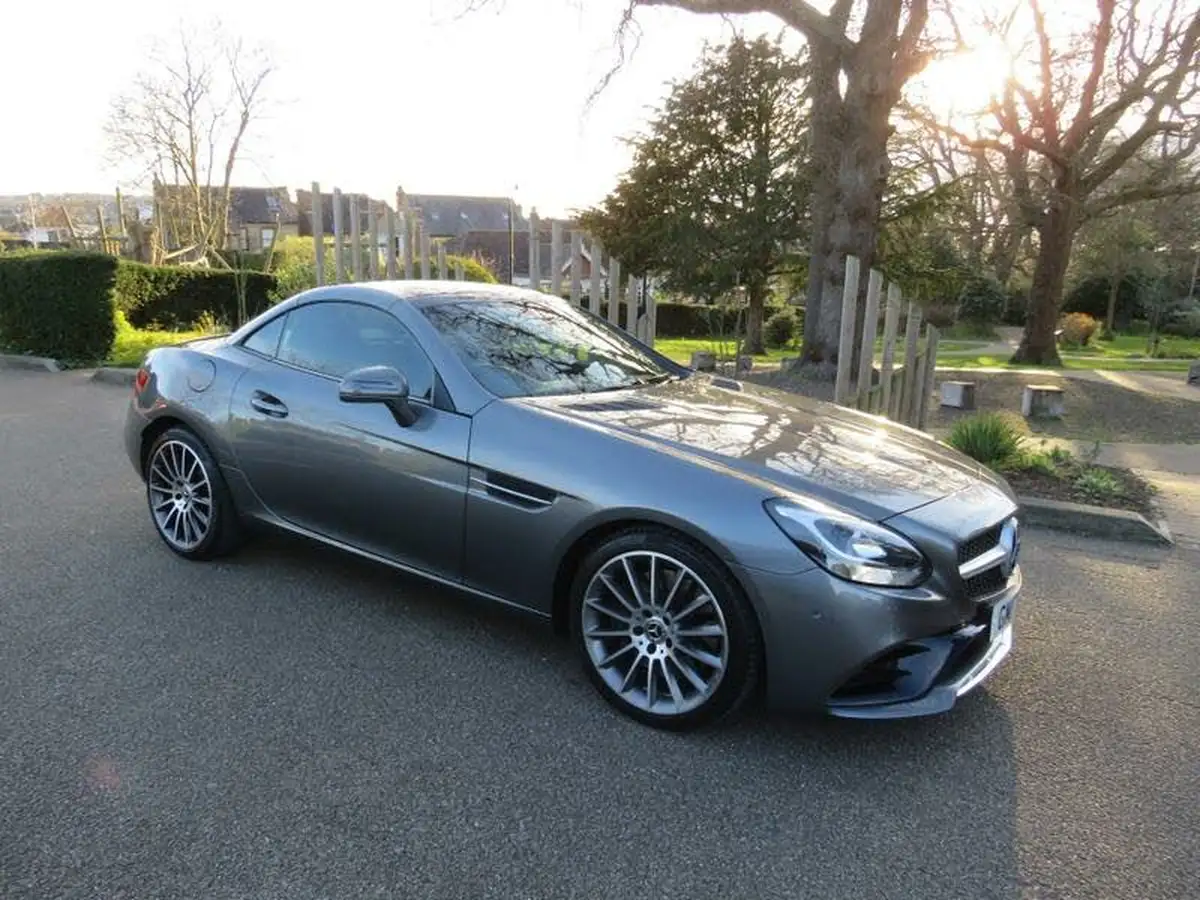 2017-mercedes-benz-slc-21d-slc250d-amg-line-big-13