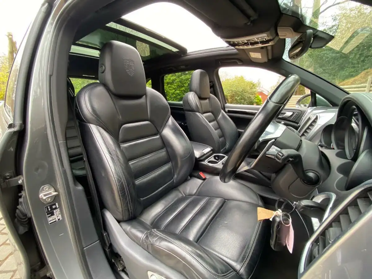 2016-porsche-cayenne-30td-big-44