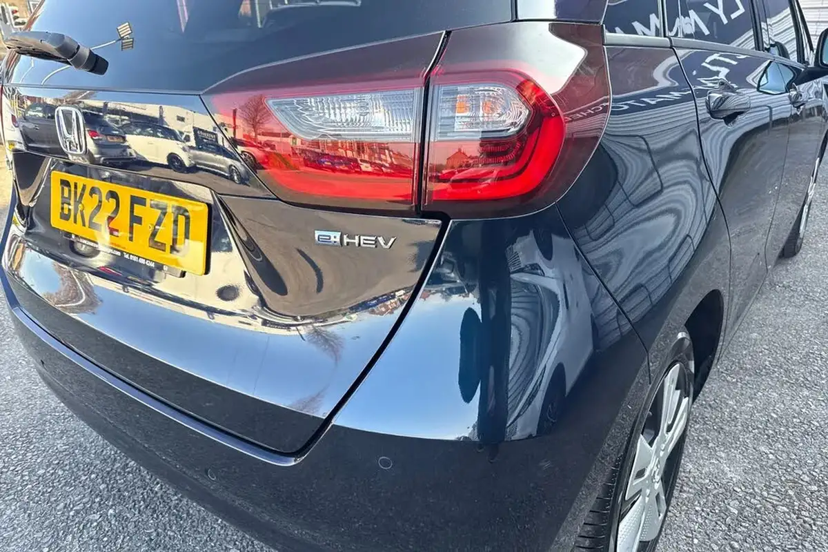 2022-honda-jazz-15-i-mmd-ex-107ps-big-9