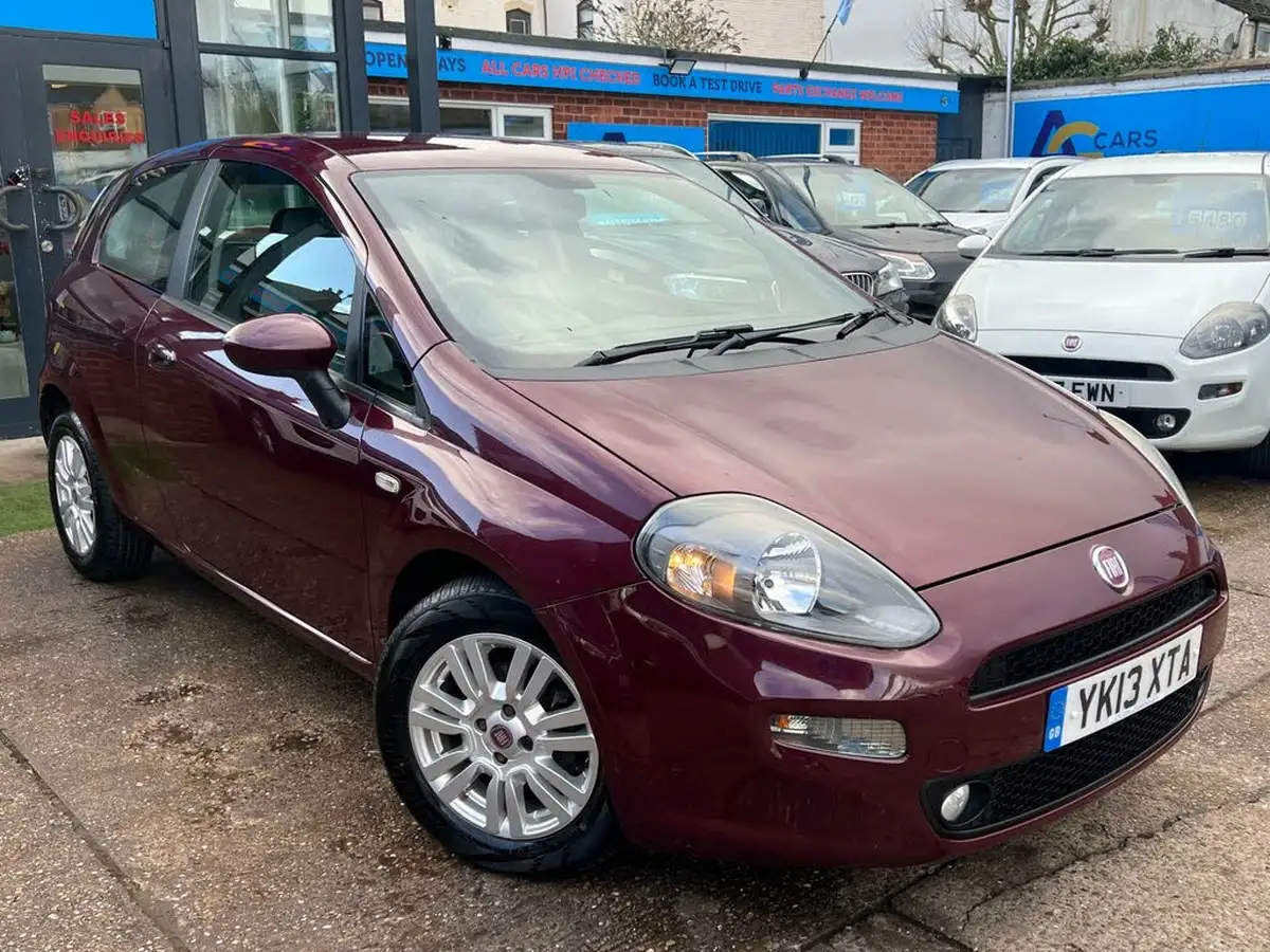 2013-fiat-punto-14-easy-8v-77bhp-brio-3d-big-39