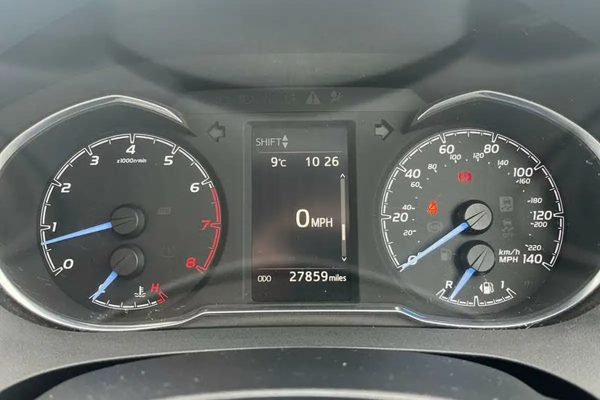 2019-toyota-yaris-15-vvt-i-icon-tech-111bhp-1496cc-big-12