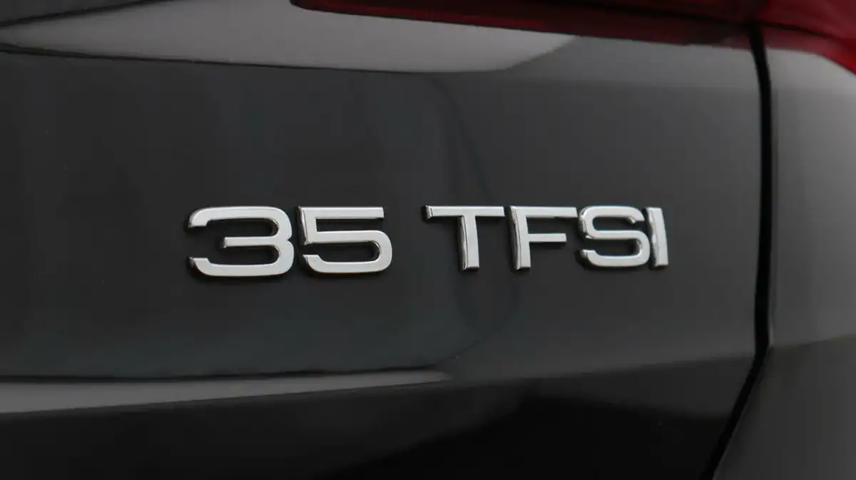 2021-audi-q3-15-35-tfsi-black-edition-codcomfort-sound-pack-station-wagon-big-23
