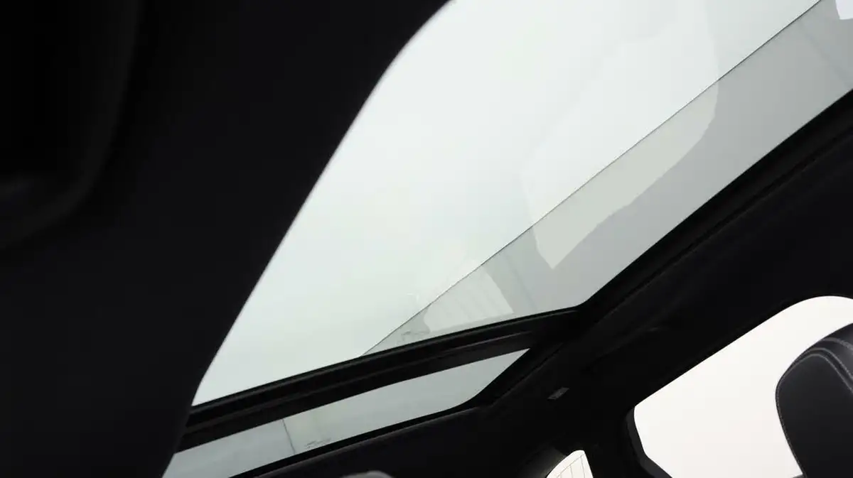 2021-land-rover-range-rover-velar-20-d200-velar-edition-big-24