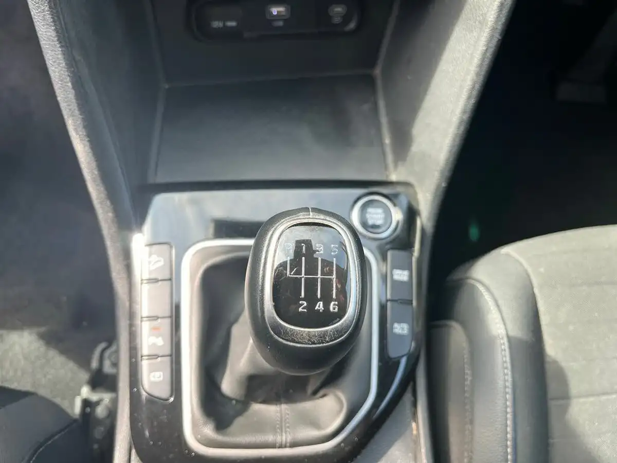 2022-kia-sportage-16-t-gdi-launch-edition-big-32