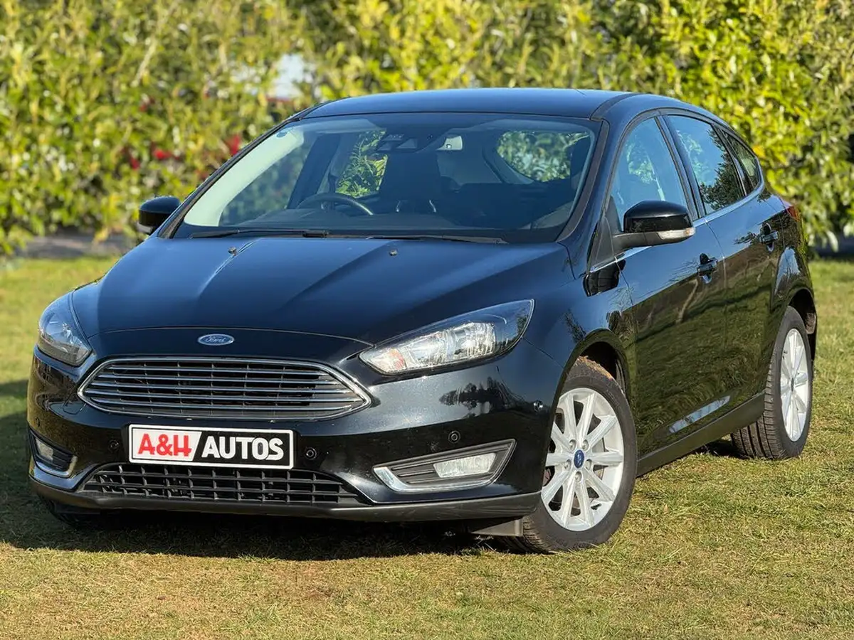 2015-ford-focus-10-titanium-t-125ps-hatchback-big-0