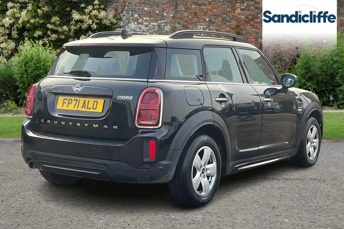 2021-mini-countryman-15-cooper-classic-auto-big-3