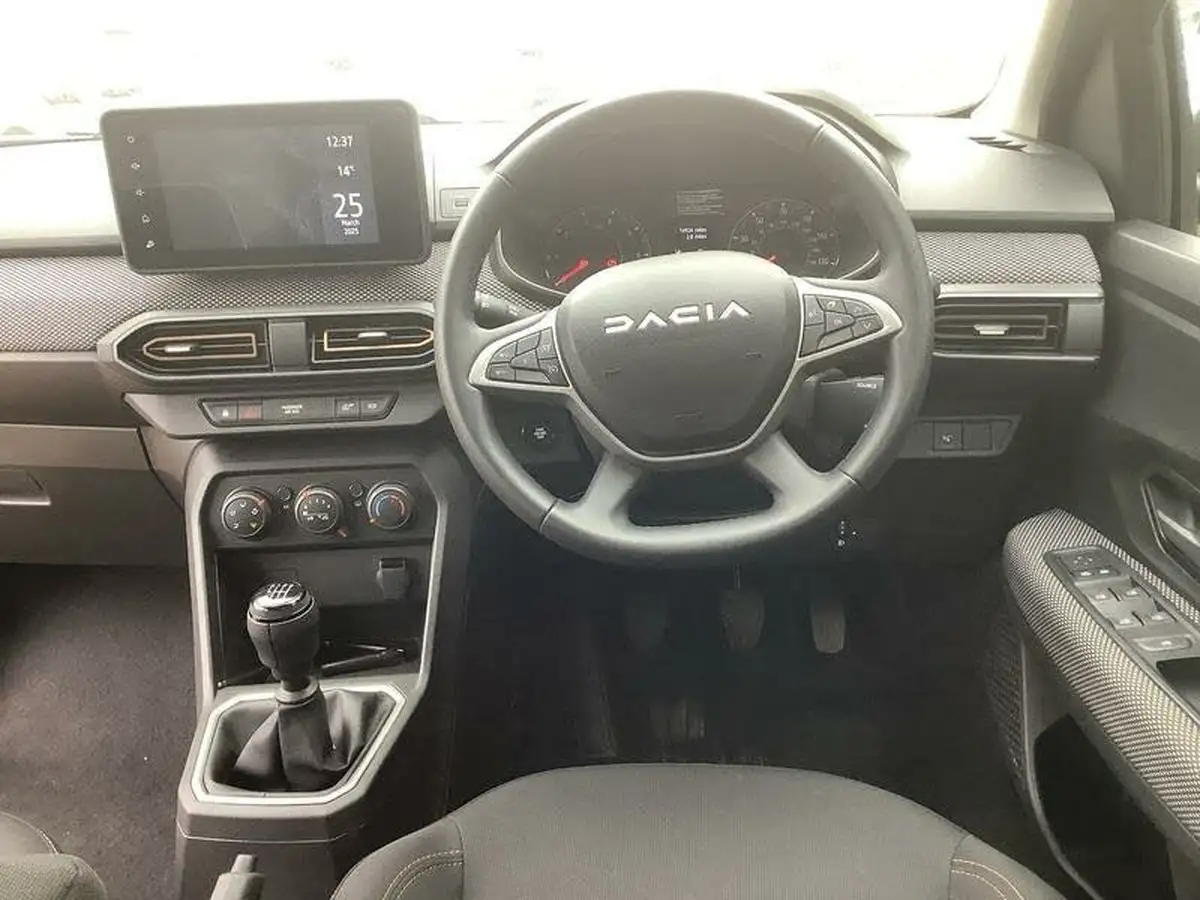 2024-dacia-sandero-stepway-10-tce-expression-90bhp-big-11
