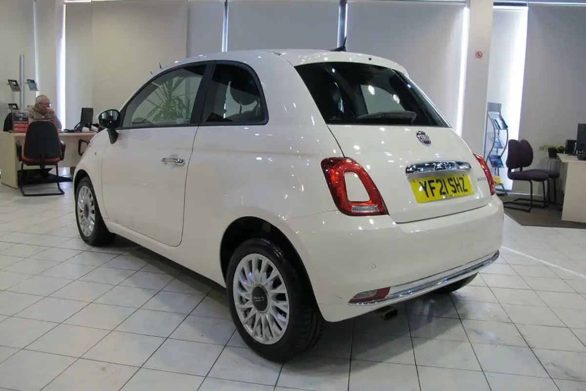 2021-fiat-500-10-lounge-big-14