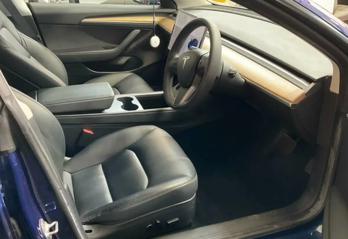 2021-tesla-model-3-e-long-range-awd-big-5
