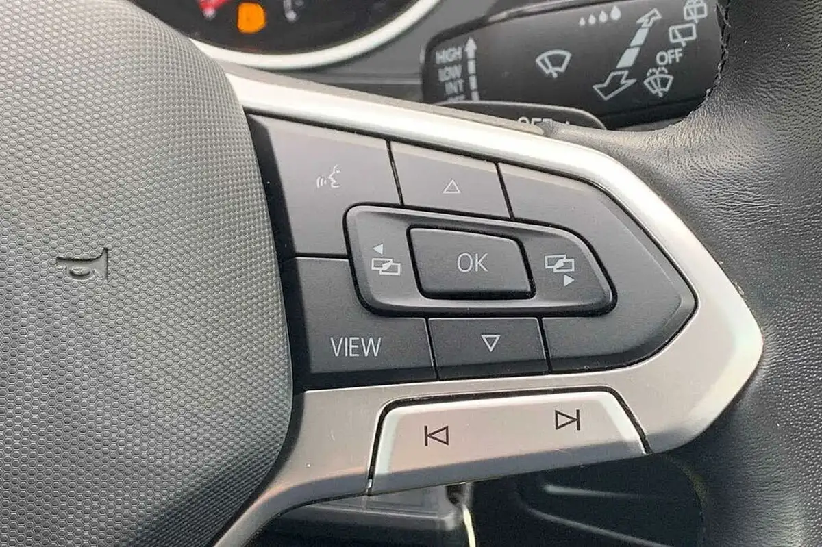 2023-volkswagen-tiguan-15-tsi-life-150ps-dsg-big-16