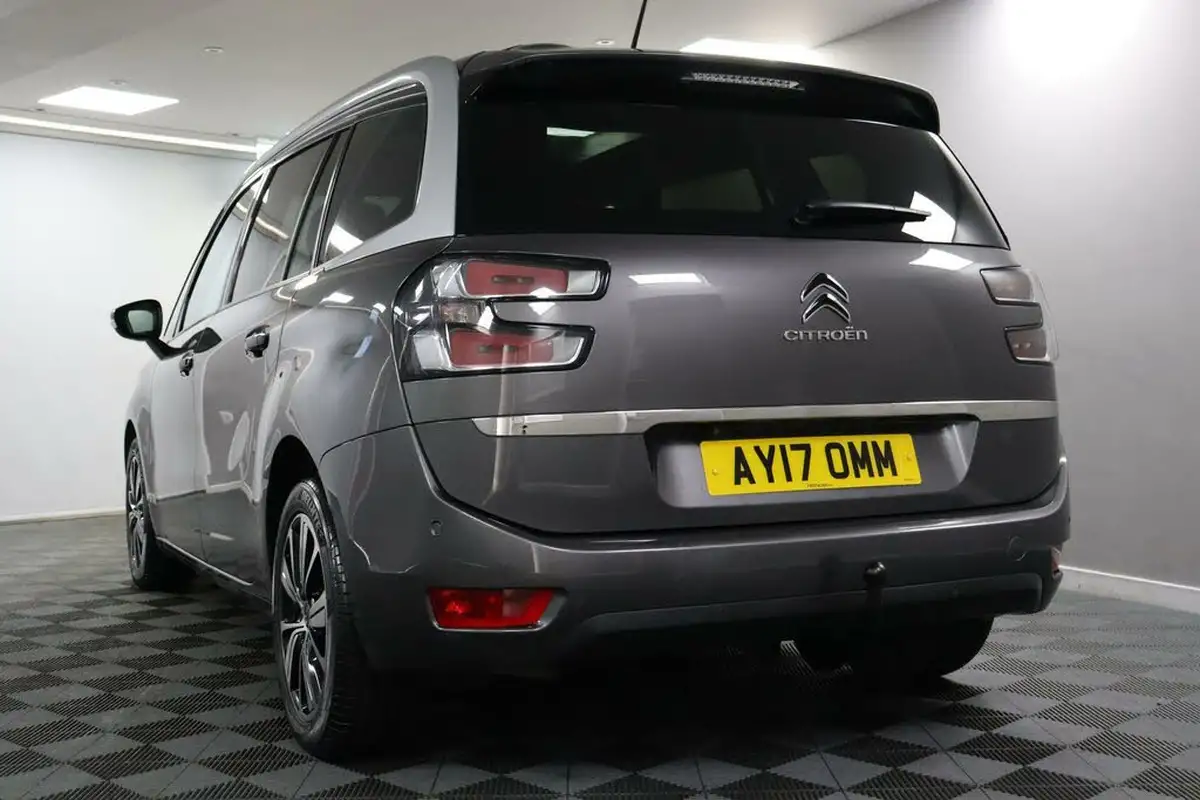 2017-citroen-grand-c4-picasso-16bluehdi-flair-eat6-big-28