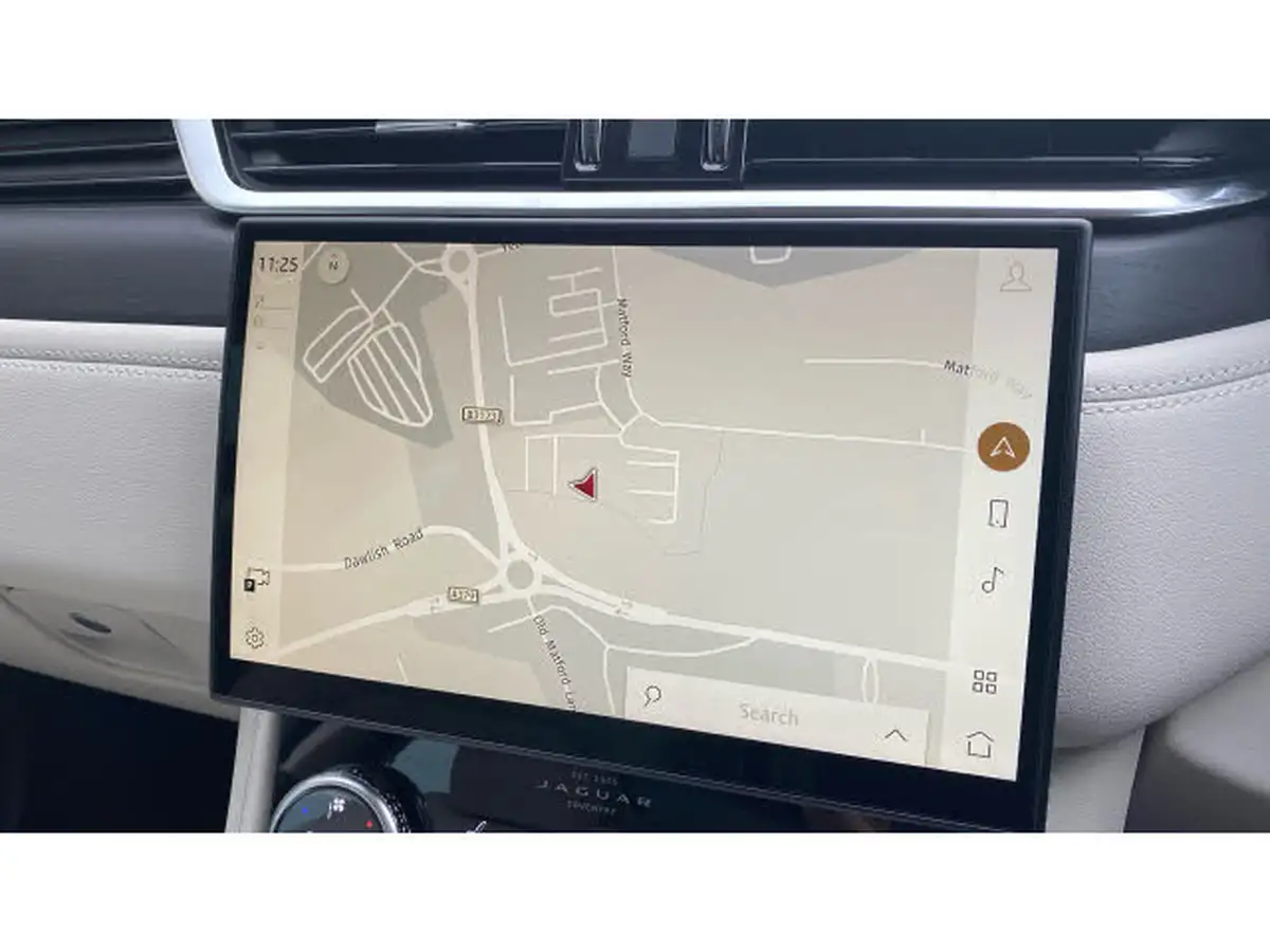 2022-jaguar-f-pace-20-d200-r-dynamic-hse-big-10