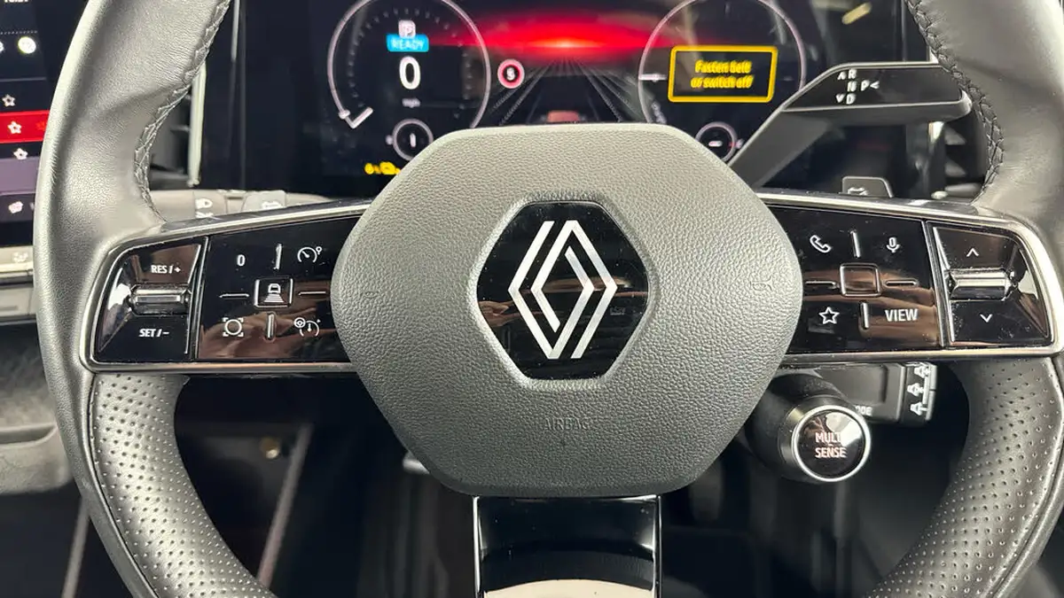 2023-renault-megane-e-tech-e-techno-big-20