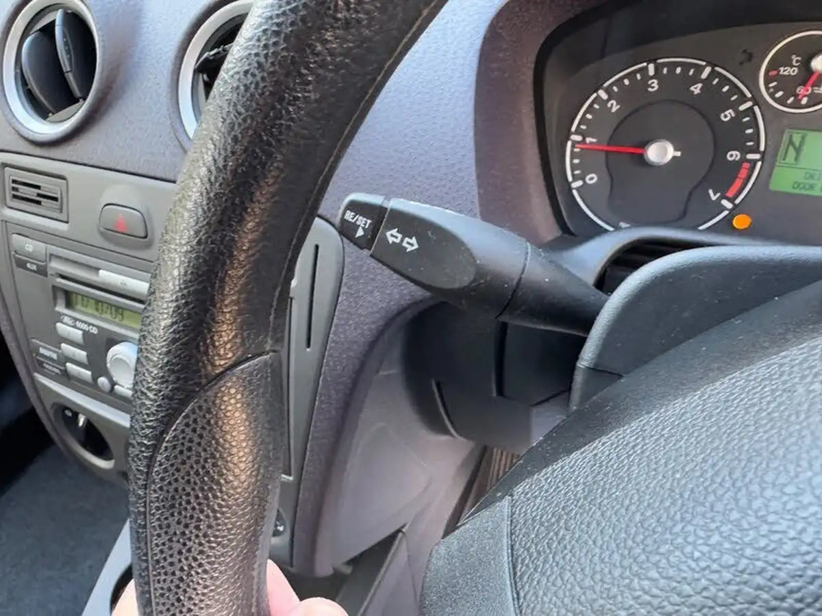 2008-ford-fusion-14-zetec-climate-durashift-est-big-25