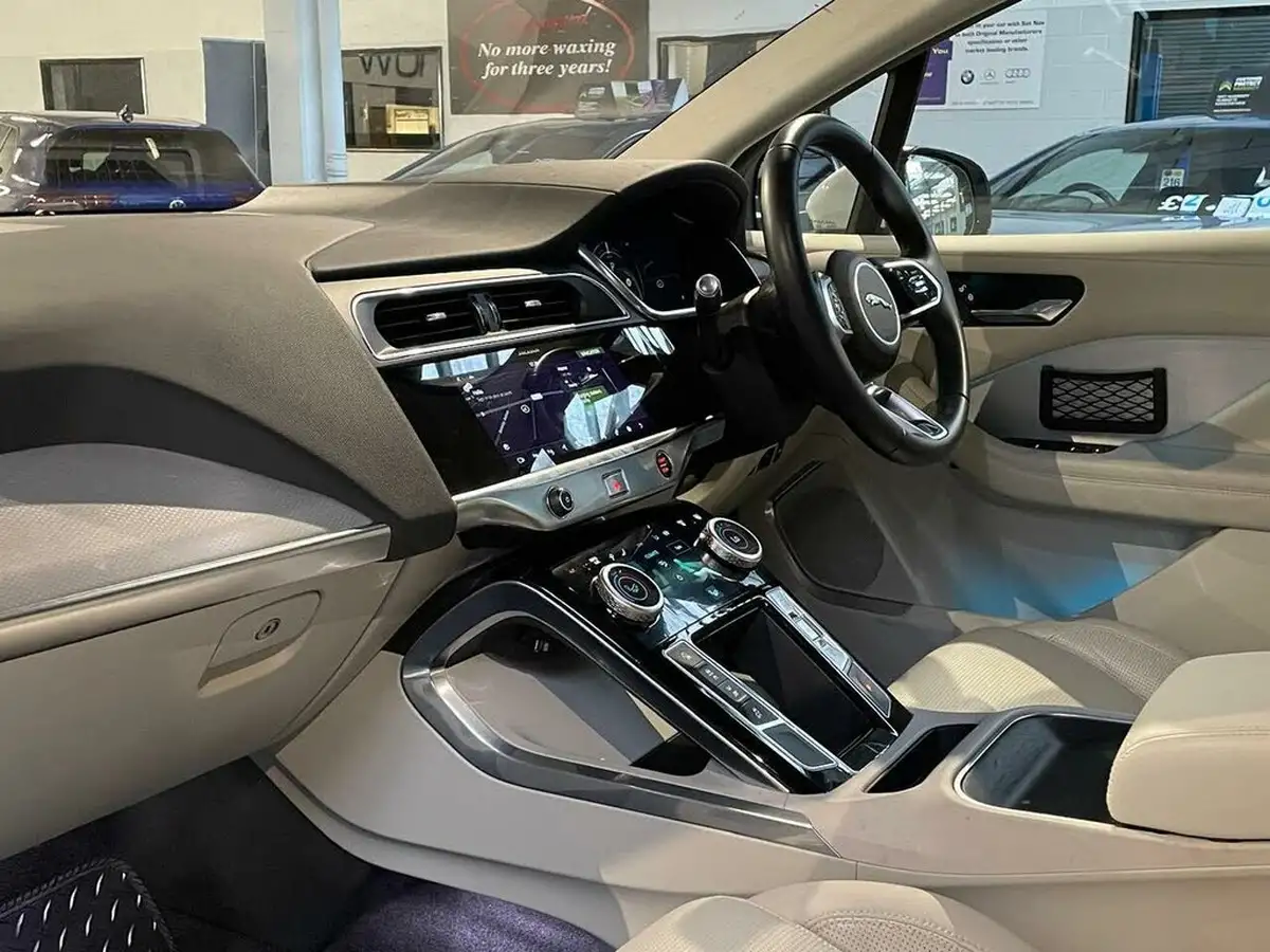 2019-jaguar-i-pace-ev400-hse-big-16