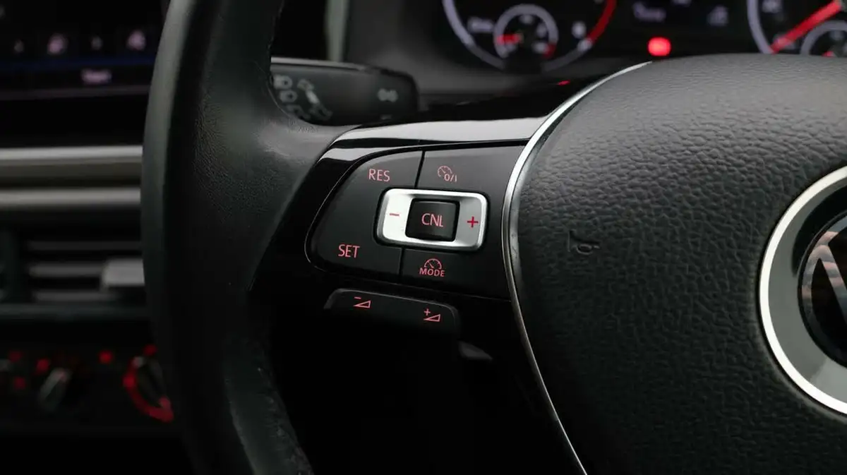 2021-volkswagen-polo-10-match-big-22