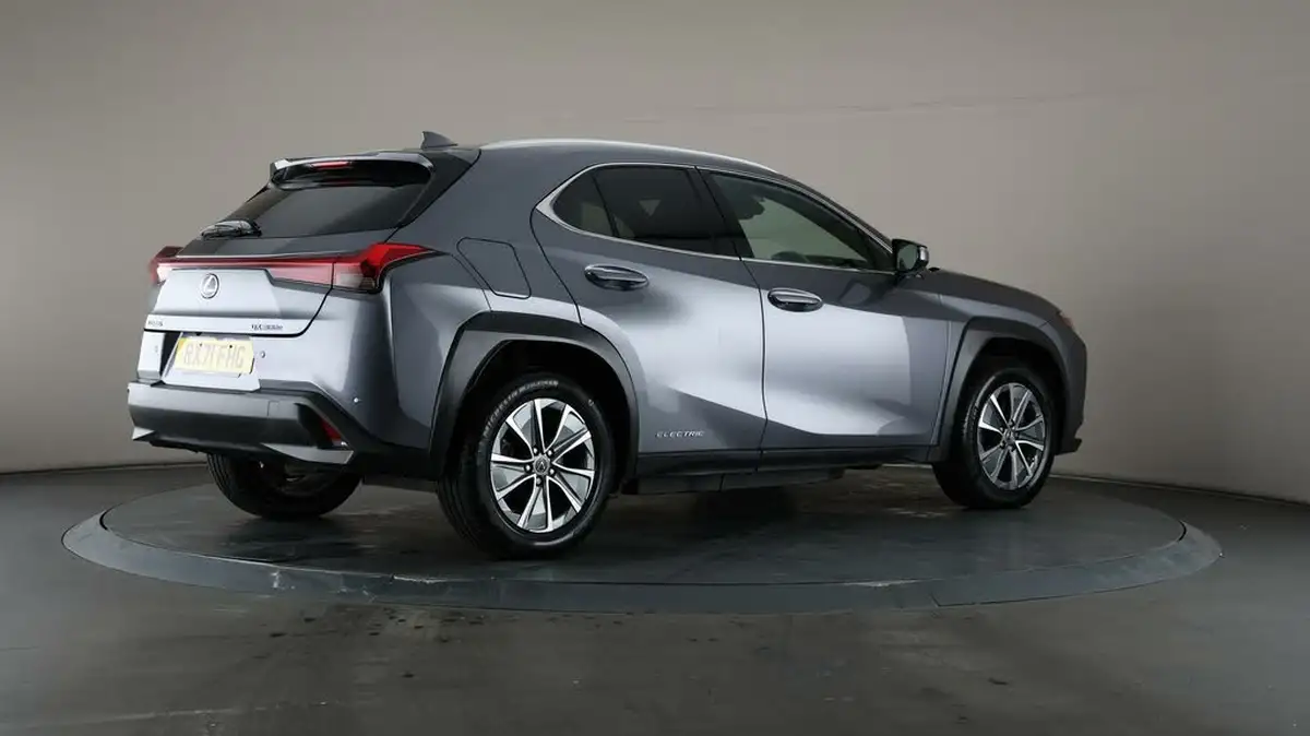 2021-lexus-ux-300e-e-ux-big-6
