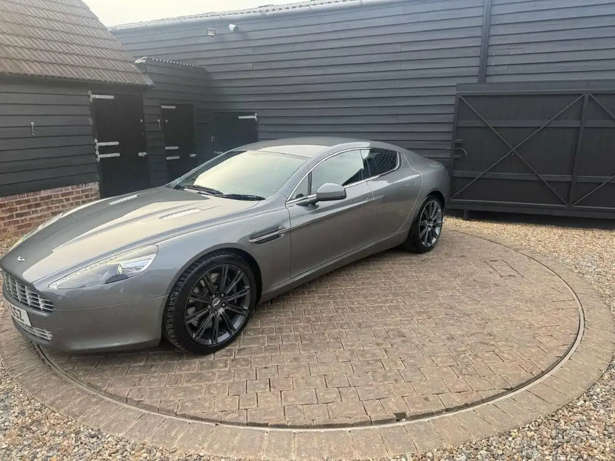 2011-aston-martin-rapide-s-v12-60-big-55