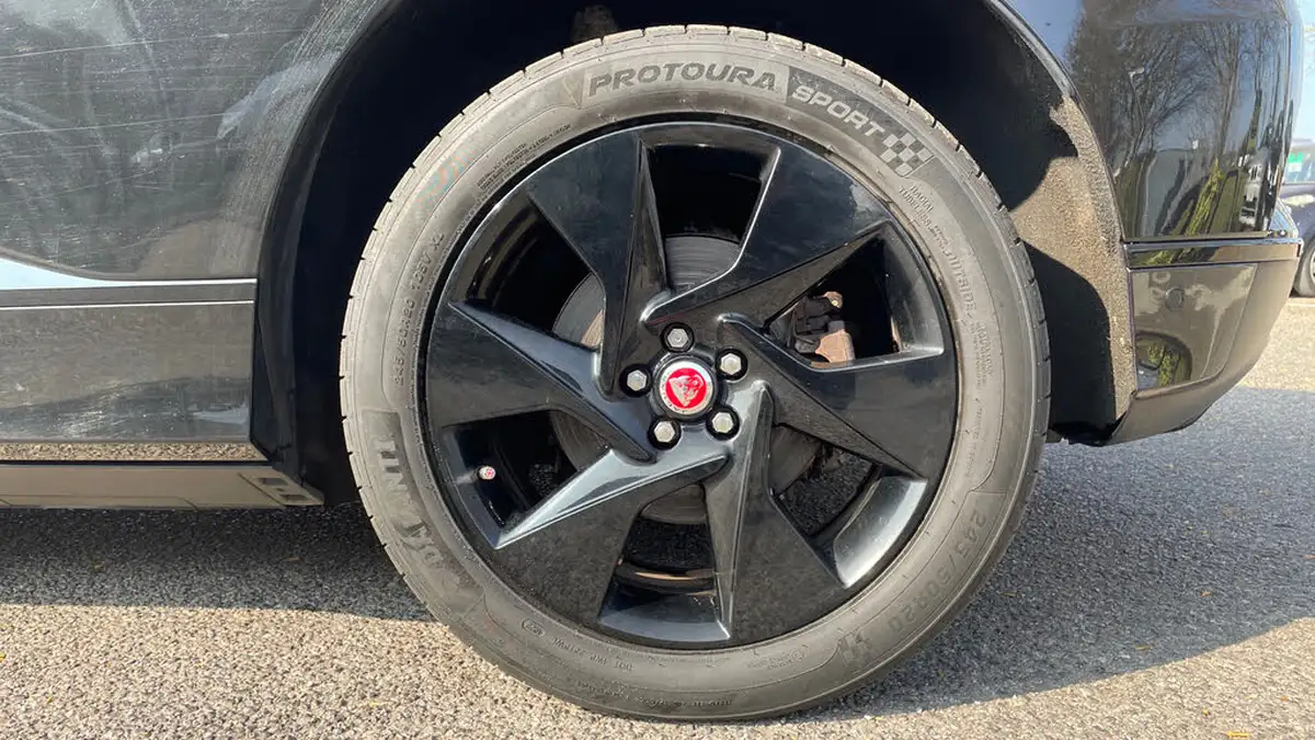 2019-jaguar-i-pace-ev400-se-big-17