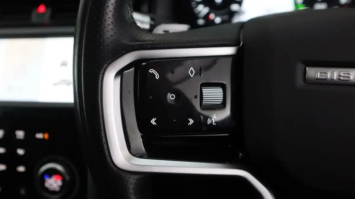 2022-land-rover-discovery-sport-15-p300e-r-dynamic-se-big-22