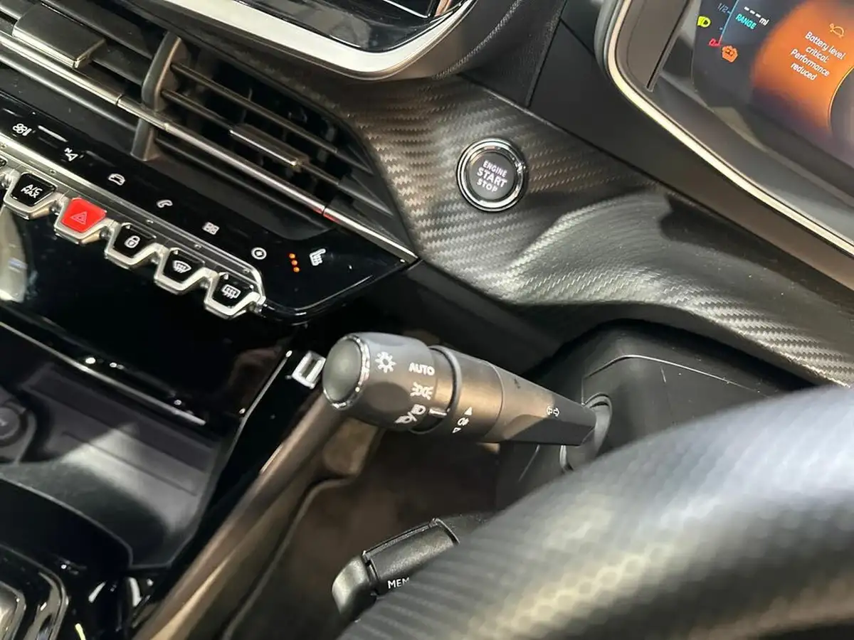 2023-peugeot-2008-suv-e-gt-136bhp-50kwh-station-wagon-big-17