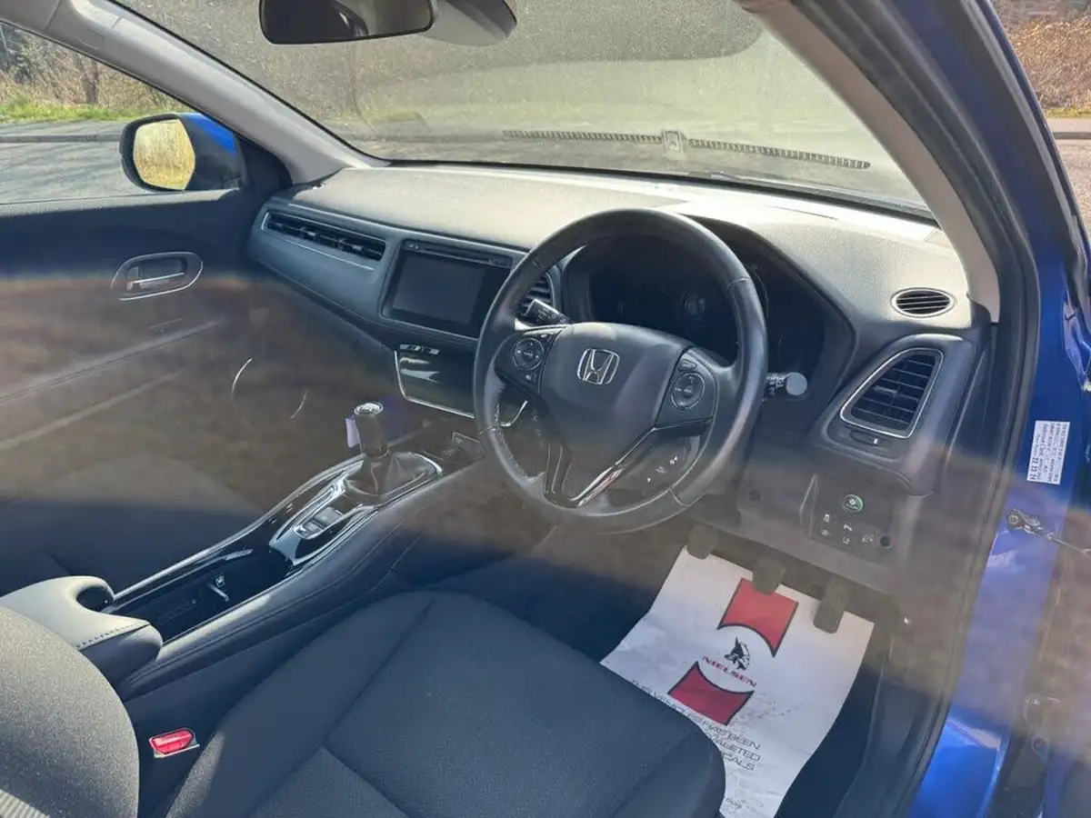 2015-honda-hr-v-15-i-vtec-se-big-18