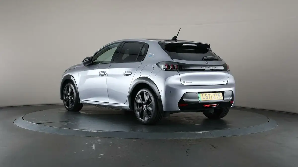 2021-peugeot-208-e-gt-premium-big-73