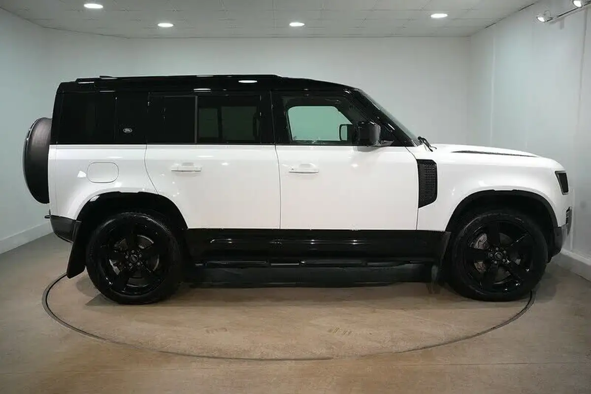 2023-land-rover-110-defender-30-d300-x-dynamic-hse-big-4