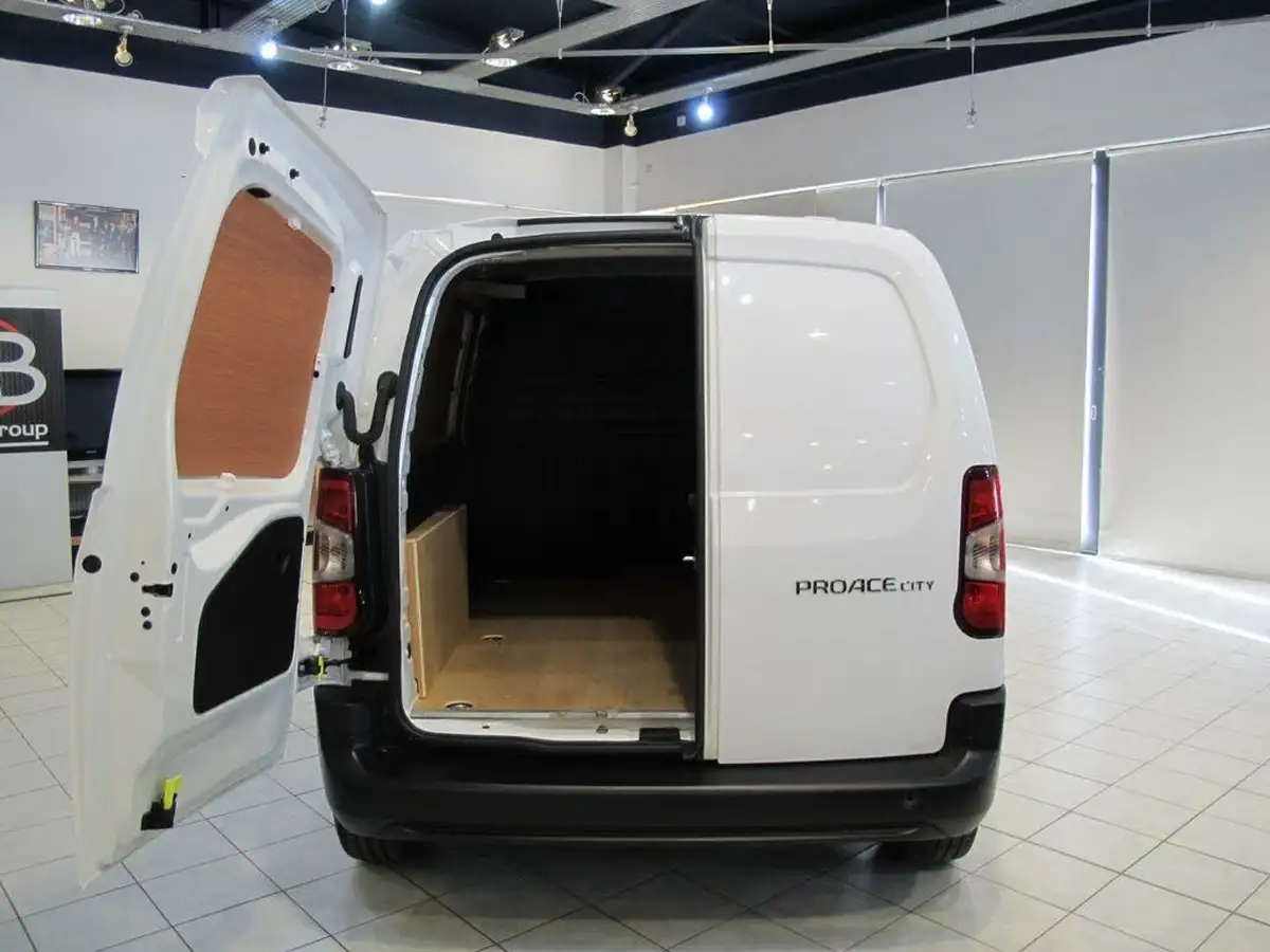 2021-toyota-proace-city-15d-active-100hpeu6dt-e-big-10