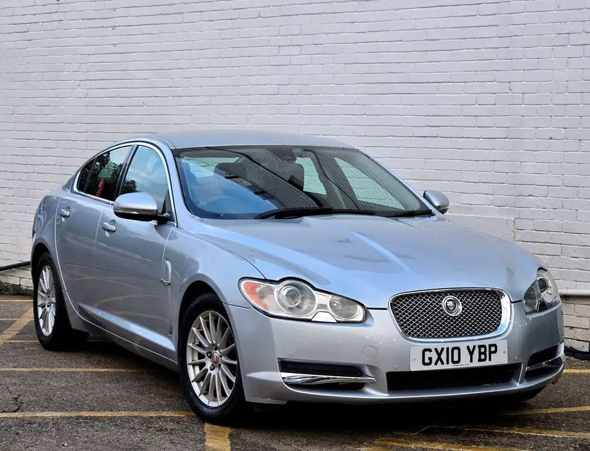 2010-jaguar-xf-30-luxury-big-5