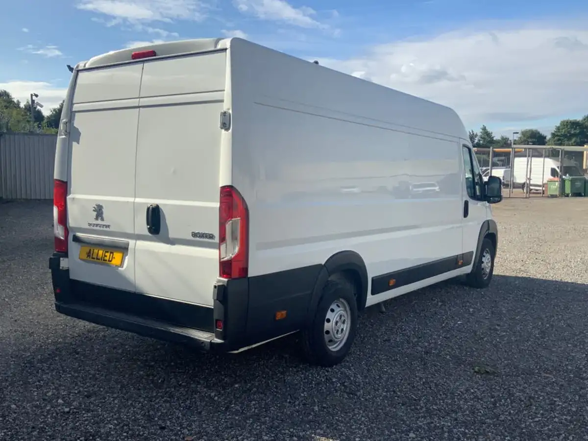 2023-peugeot-boxer-22-bluehdi-professional-premium-435-l4h2-big-7