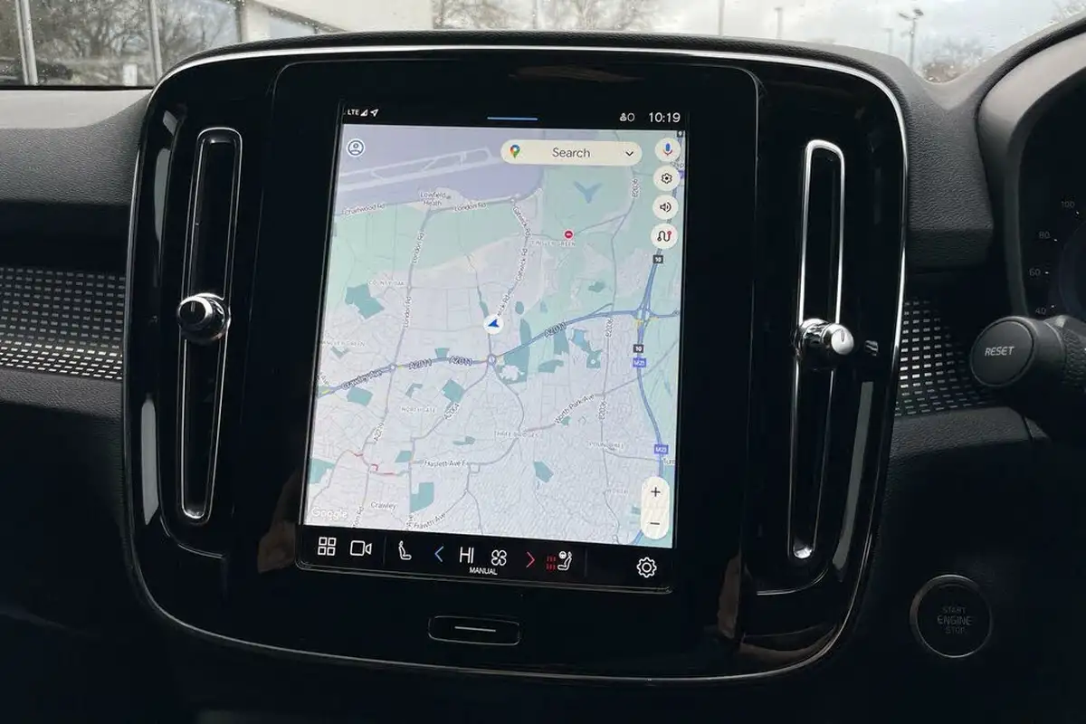 2024-volvo-xc40-20-b4-plus-big-36