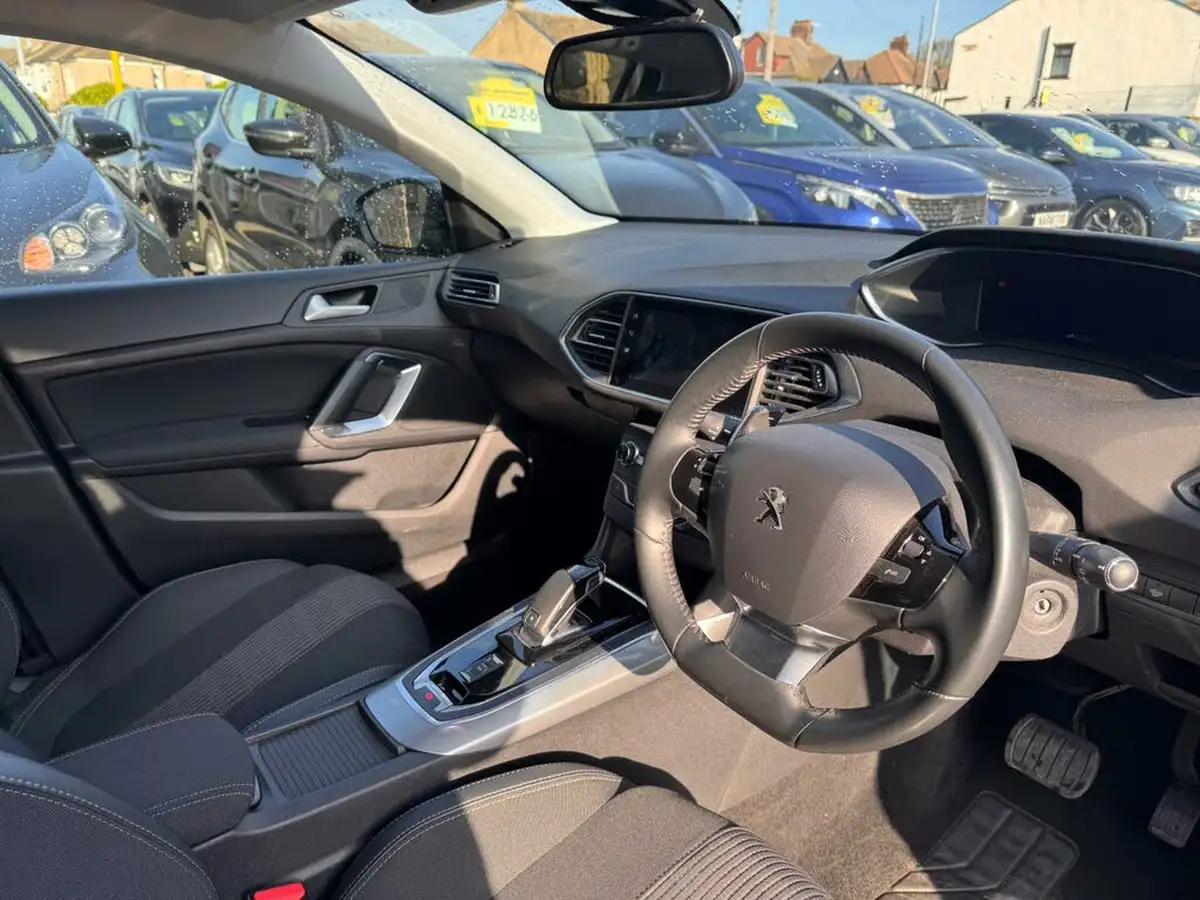 2020-peugeot-308-15-bluehdi-allure-digital-i-cockpit-eat8-big-7
