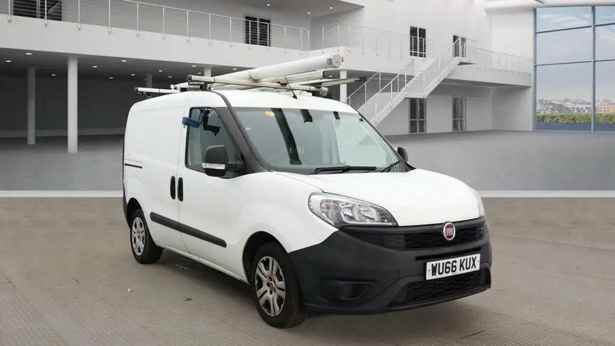 2015-fiat-doblo-cargo-13td-v-l1-refrigerated-van-big-1