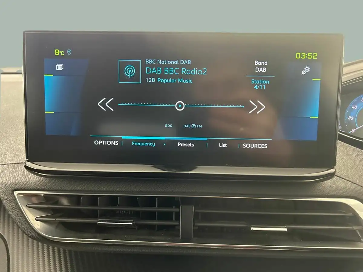 2021-peugeot-3008-suv-16-puretech-allure-300bhp-4wd-hybrid4-e-eat8-big-21