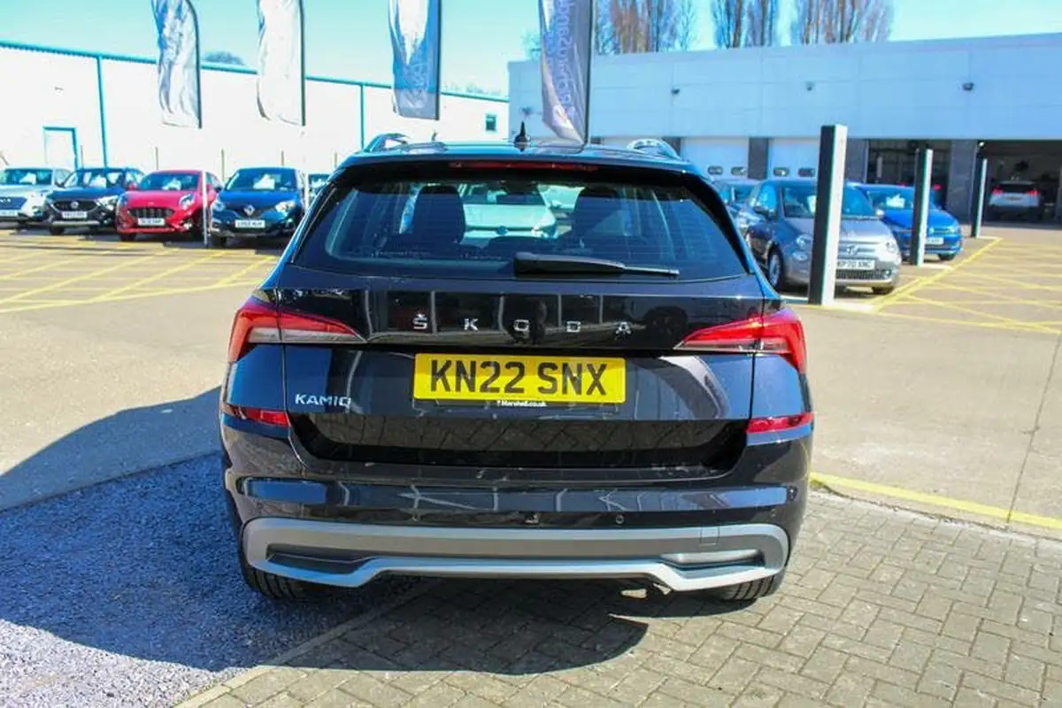 2022-skoda-kamiq-15-tsi-se-l-dsg-big-6