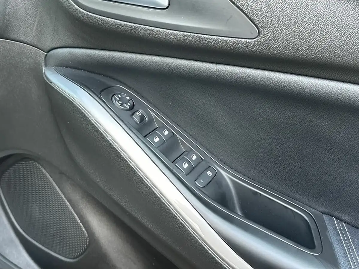 2022-vauxhall-grandland-12-elite-big-15