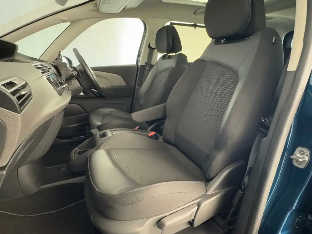 2022-citroen-grand-c4-spacetourer-12-puretech-shine-eat8-big-10