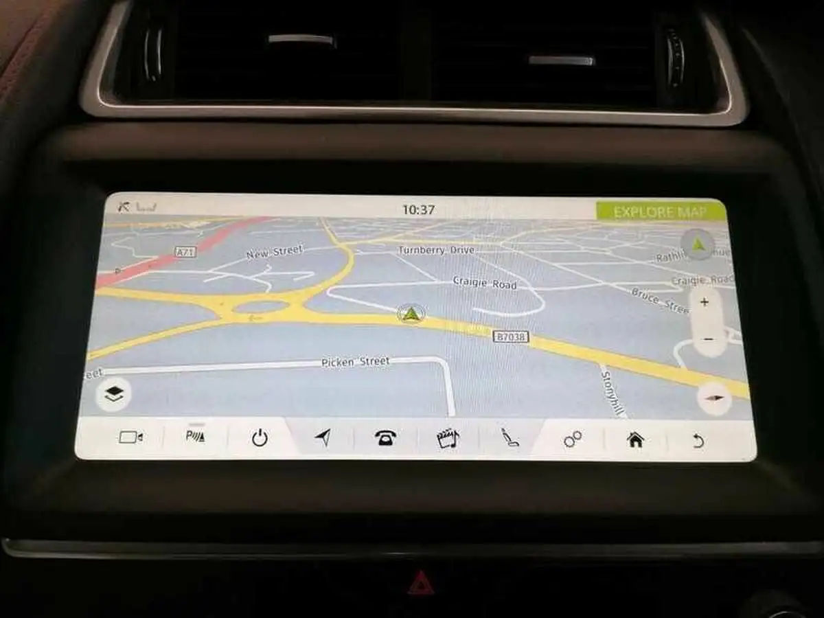 2020-jaguar-e-pace-20-i4d-chequered-flag-180ps-big-18