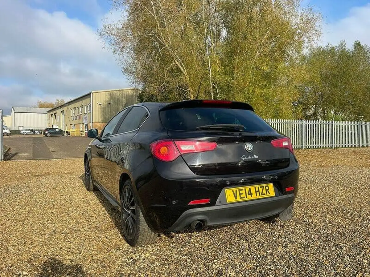 2014-alfa-romeo-giulietta-14-sportiva-nav-big-7