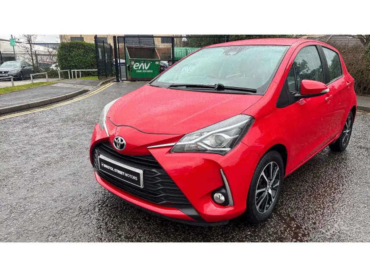 2019-toyota-yaris-15-vvt-i-icon-tech-111bhp-1496cc-cvt-big-47