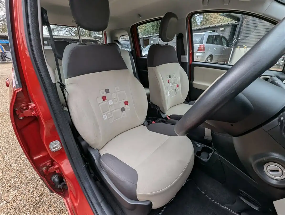 2014-fiat-panda-12-lounge-big-13