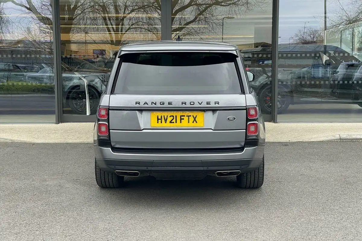 2021-land-rover-range-rover-30-d300-westminster-black-big-7